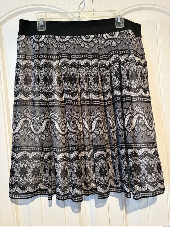 cleo Dresses & Skirts - cleo Black and White Lace-Print Circle Skirt